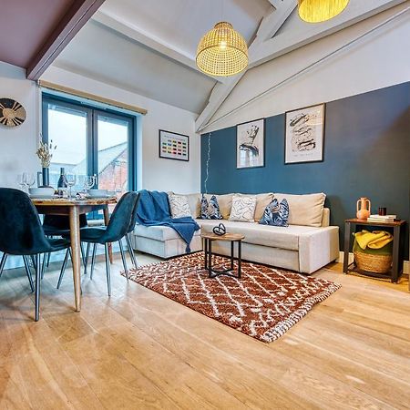Ashcroft Loft By Timeless Stays - Stunning 3 Bedroom, 2 Bathrooms, Charming Central Apartment Featuring A Balcony Cirencester Eksteriør billede