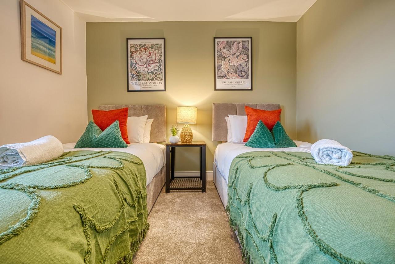 Ashcroft Loft By Timeless Stays - Stunning 3 Bedroom, 2 Bathrooms, Charming Central Apartment Featuring A Balcony Cirencester Eksteriør billede