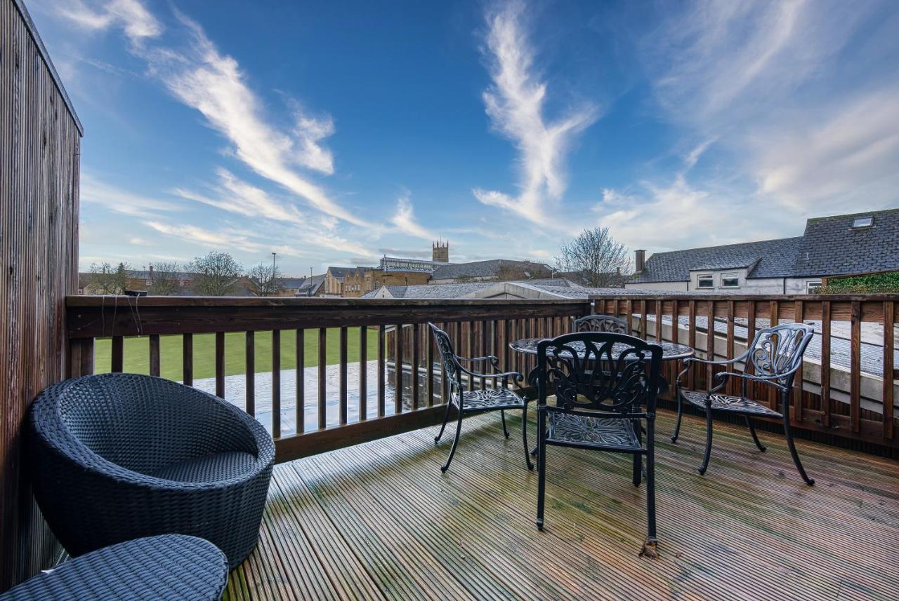 Ashcroft Loft By Timeless Stays - Stunning 3 Bedroom, 2 Bathrooms, Charming Central Apartment Featuring A Balcony Cirencester Eksteriør billede