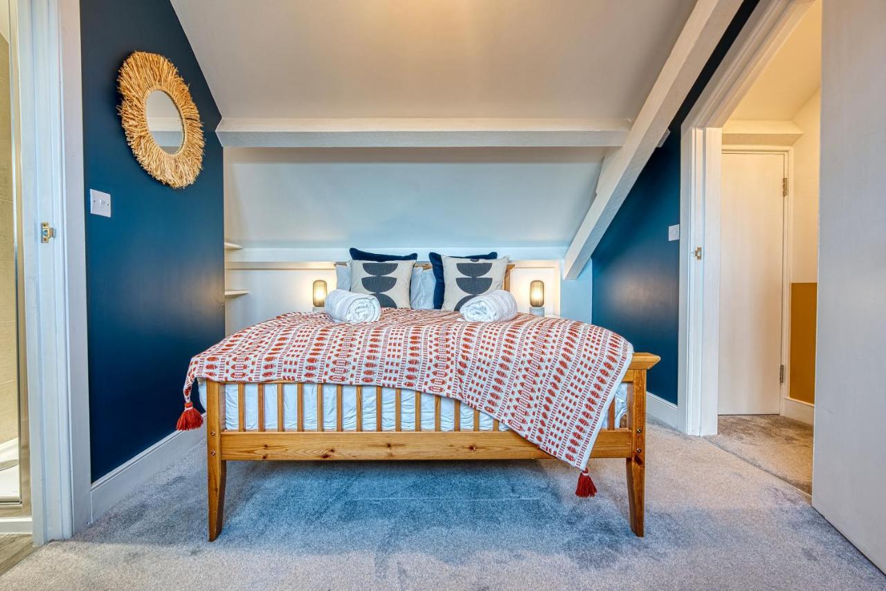 Ashcroft Loft By Timeless Stays - Stunning 3 Bedroom, 2 Bathrooms, Charming Central Apartment Featuring A Balcony Cirencester Eksteriør billede