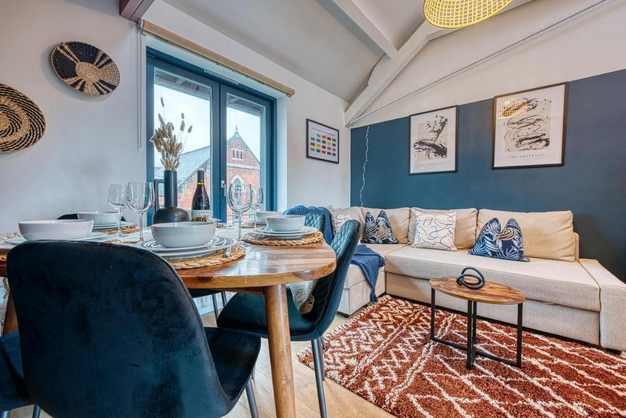 Ashcroft Loft By Timeless Stays - Stunning 3 Bedroom, 2 Bathrooms, Charming Central Apartment Featuring A Balcony Cirencester Eksteriør billede