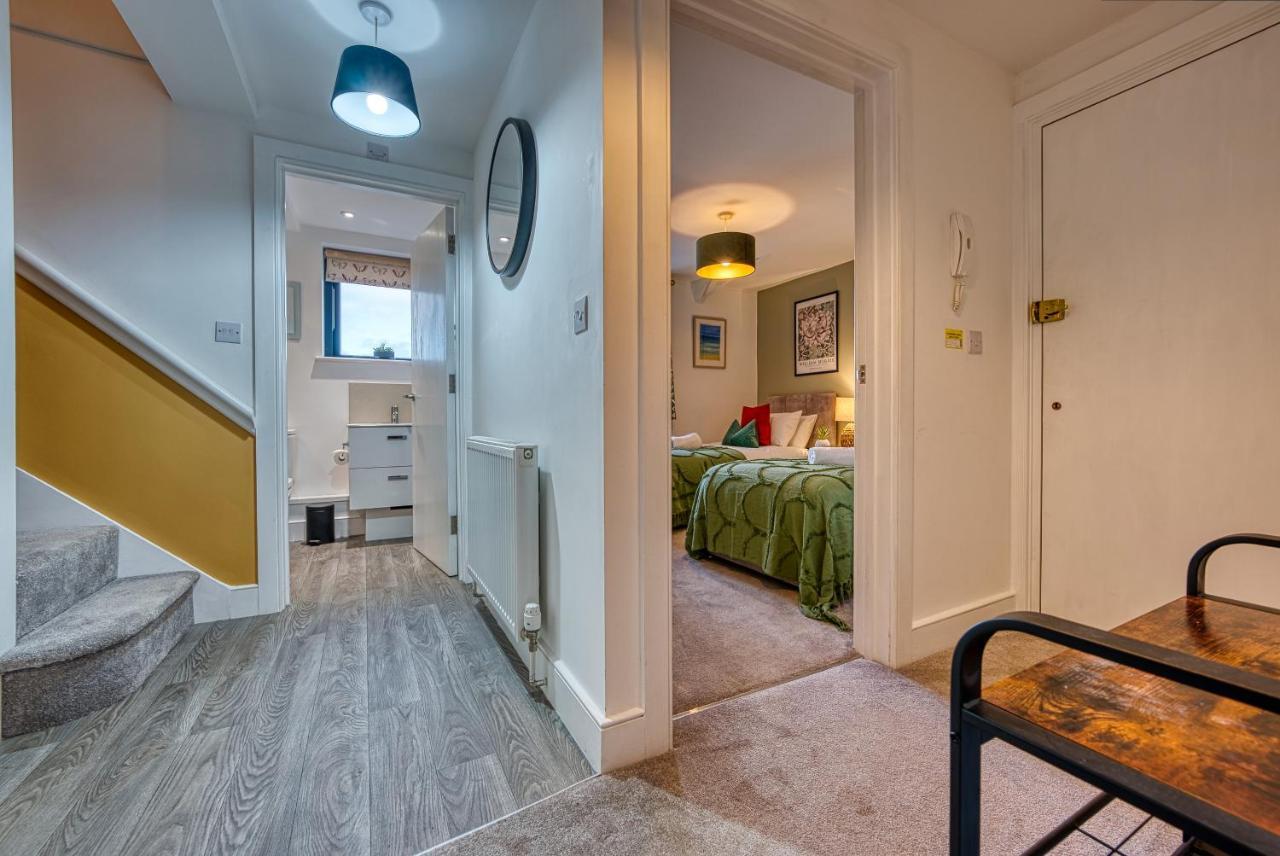 Ashcroft Loft By Timeless Stays - Stunning 3 Bedroom, 2 Bathrooms, Charming Central Apartment Featuring A Balcony Cirencester Eksteriør billede