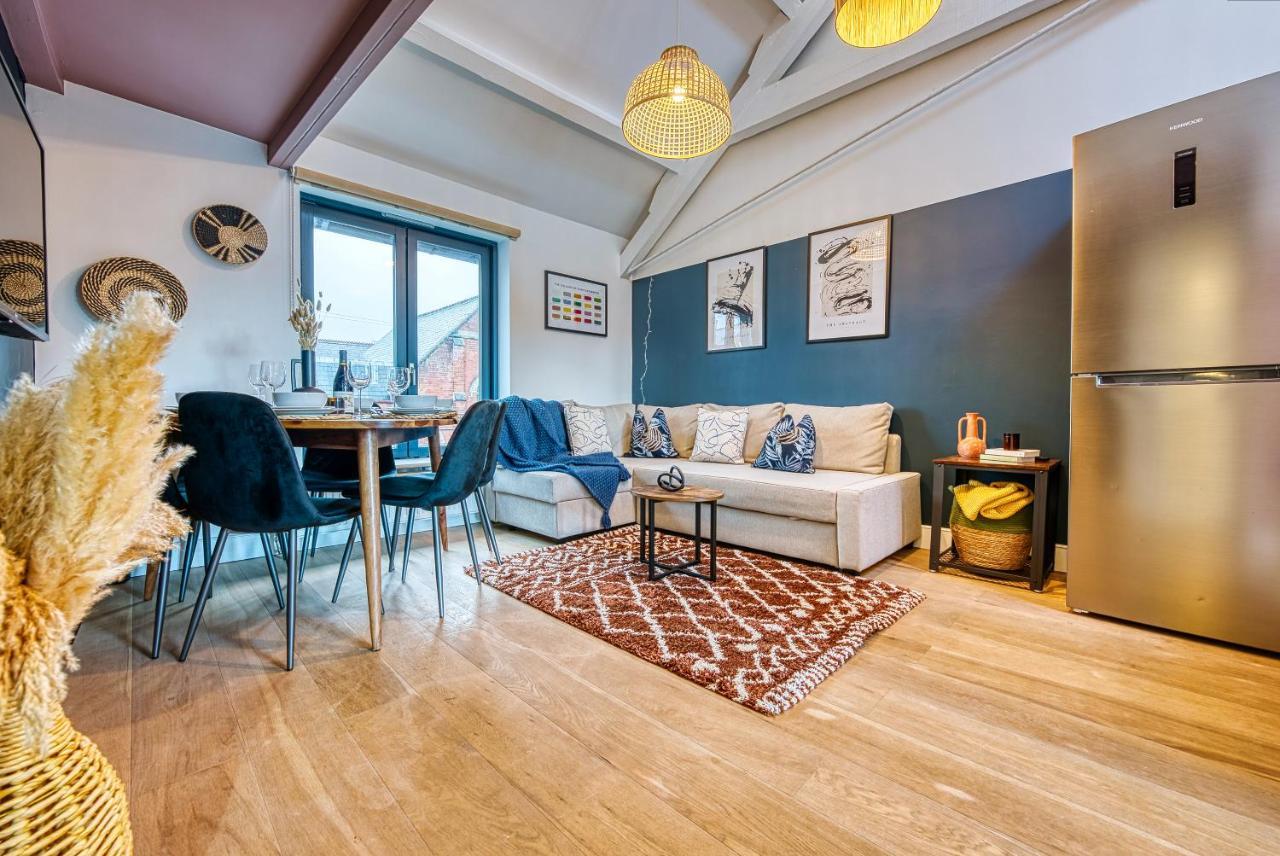 Ashcroft Loft By Timeless Stays - Stunning 3 Bedroom, 2 Bathrooms, Charming Central Apartment Featuring A Balcony Cirencester Eksteriør billede