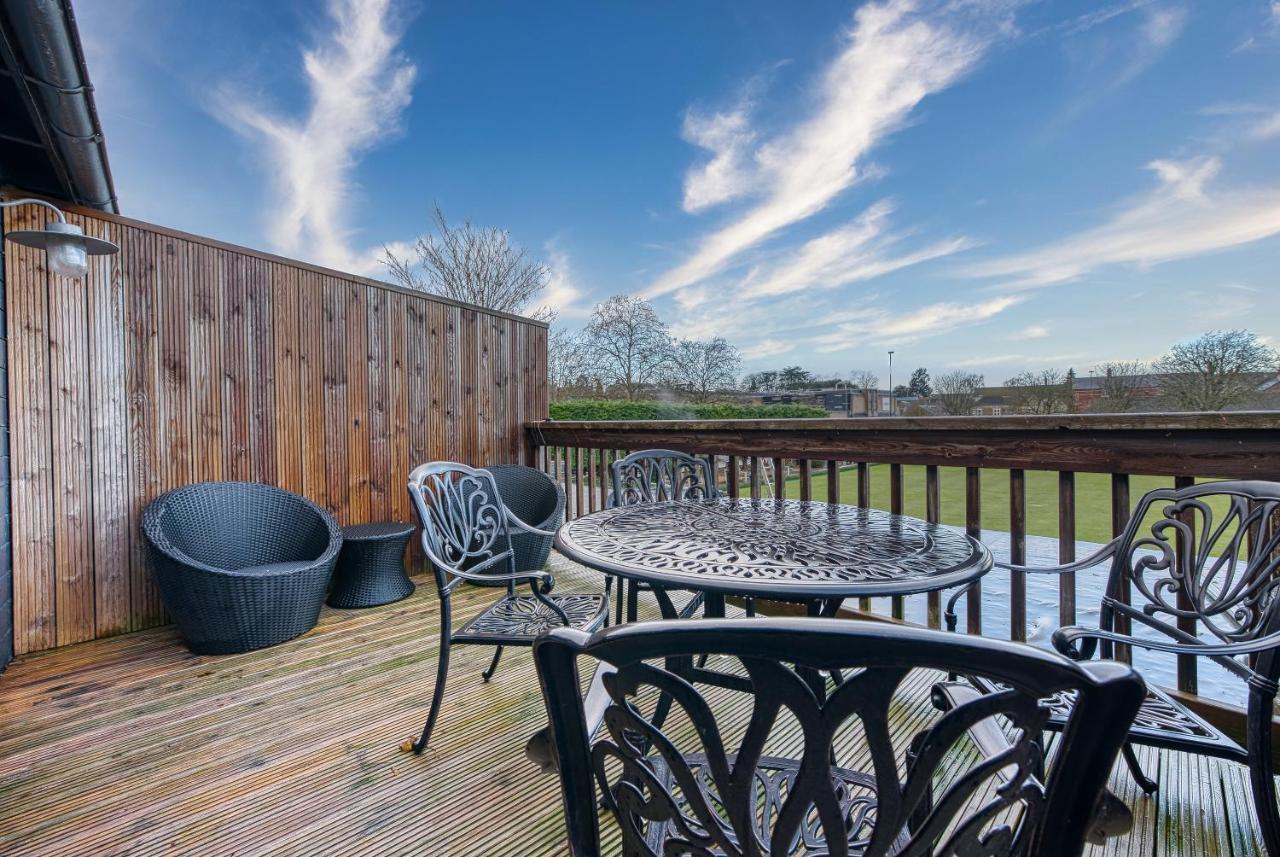 Ashcroft Loft By Timeless Stays - Stunning 3 Bedroom, 2 Bathrooms, Charming Central Apartment Featuring A Balcony Cirencester Eksteriør billede