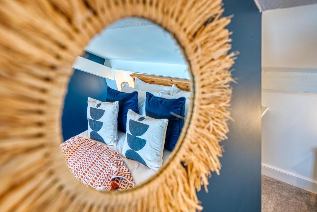Ashcroft Loft By Timeless Stays - Stunning 3 Bedroom, 2 Bathrooms, Charming Central Apartment Featuring A Balcony Cirencester Eksteriør billede