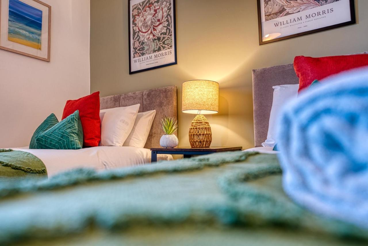 Ashcroft Loft By Timeless Stays - Stunning 3 Bedroom, 2 Bathrooms, Charming Central Apartment Featuring A Balcony Cirencester Eksteriør billede