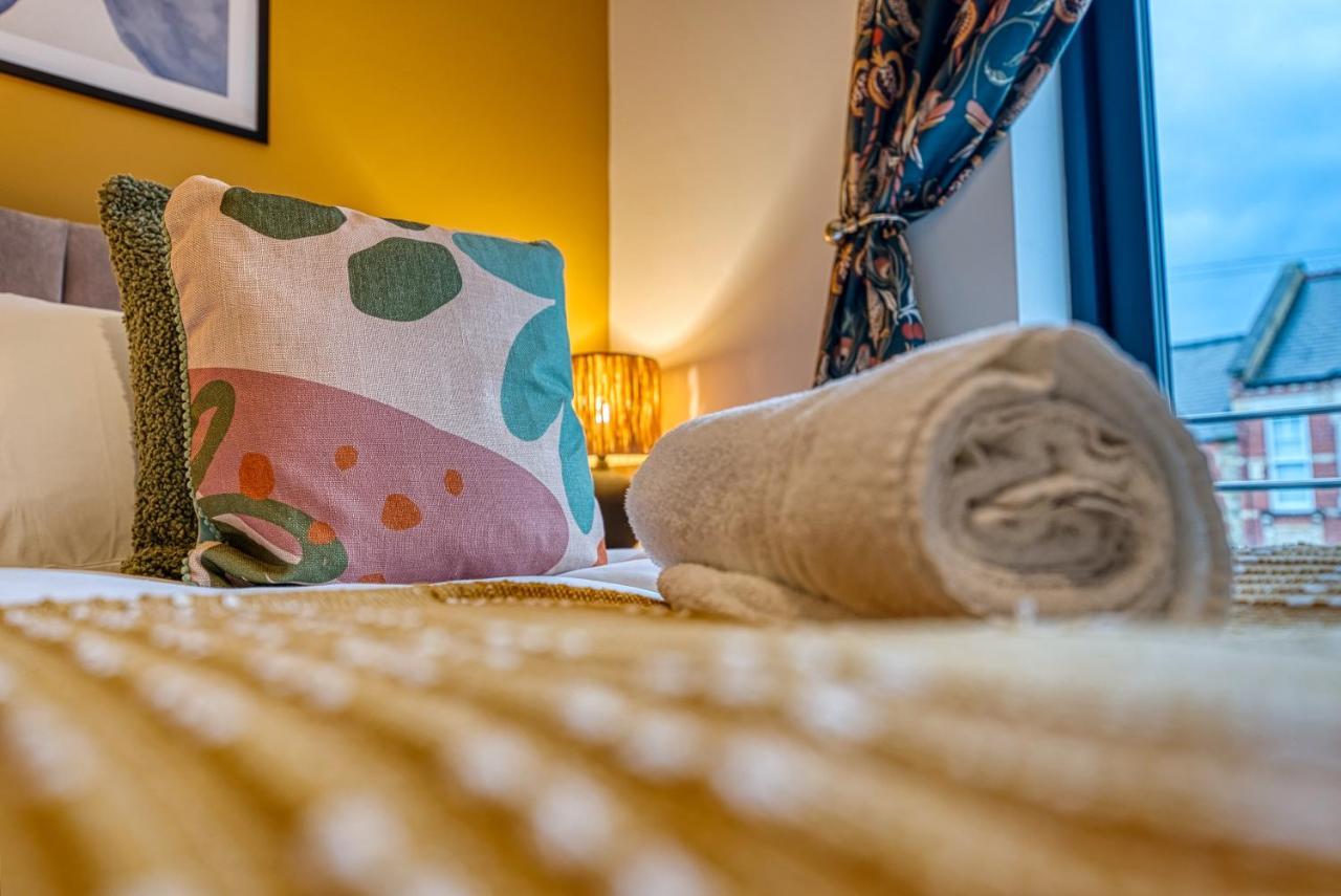 Ashcroft Loft By Timeless Stays - Stunning 3 Bedroom, 2 Bathrooms, Charming Central Apartment Featuring A Balcony Cirencester Eksteriør billede