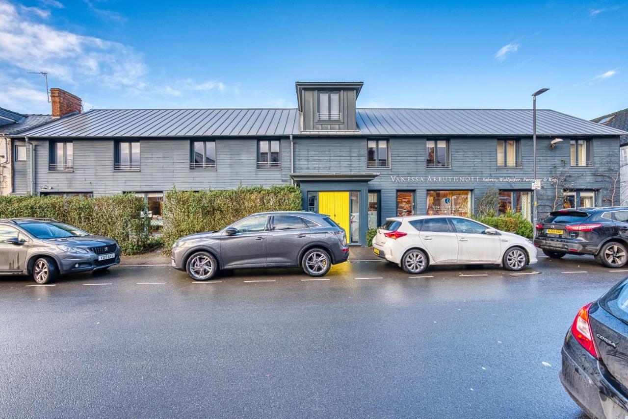 Ashcroft Loft By Timeless Stays - Stunning 3 Bedroom, 2 Bathrooms, Charming Central Apartment Featuring A Balcony Cirencester Eksteriør billede